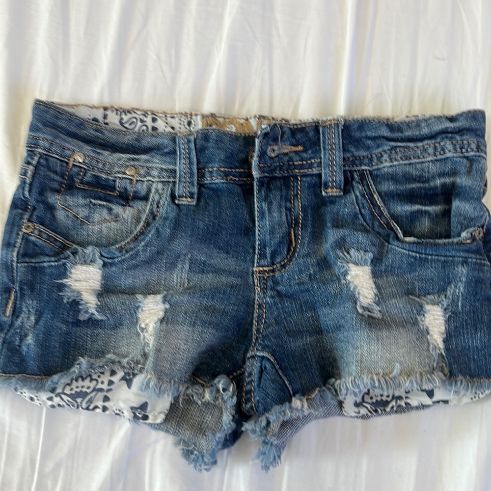 Short shorts